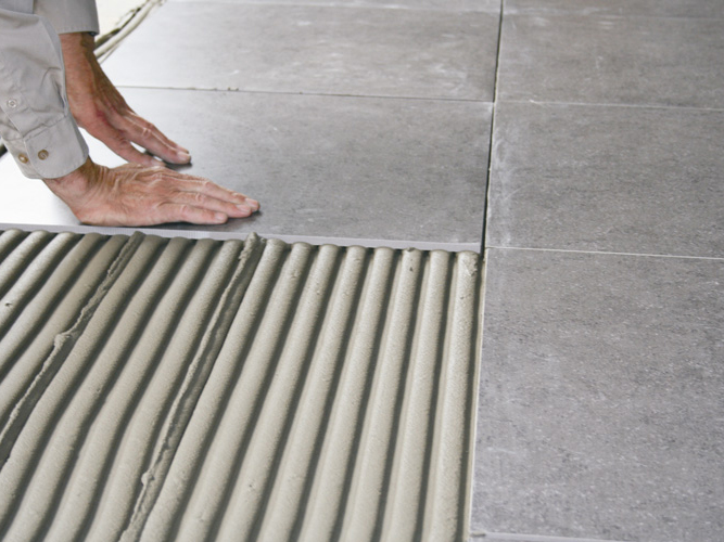 Grootformaat tegels enkelvoudig verlijmen